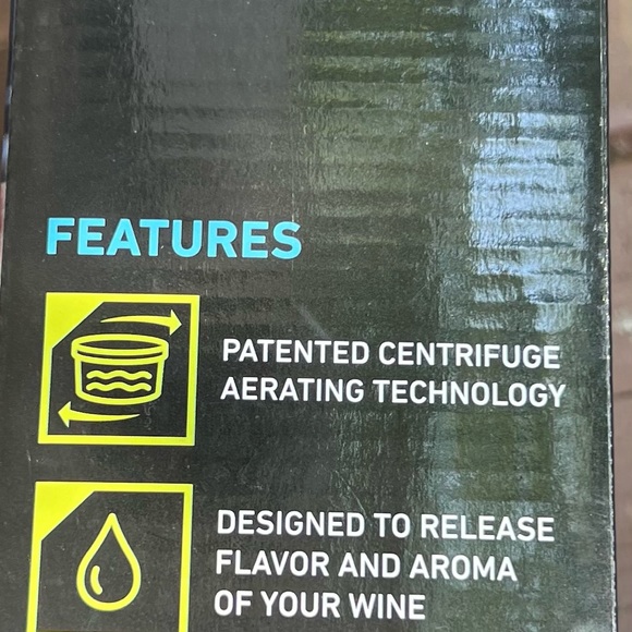 NIP Sharper Image Wine Aerator - New - Battery Operated - Picture 2 of 4